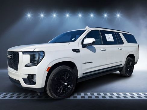 Used 2022 GMC Yukon XL Denali image 7