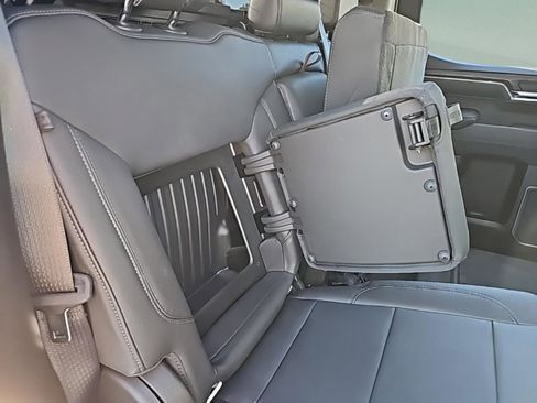 Used 2024 GMC Sierra 1500 SLT w/ SLT Premium Plus Package image 31