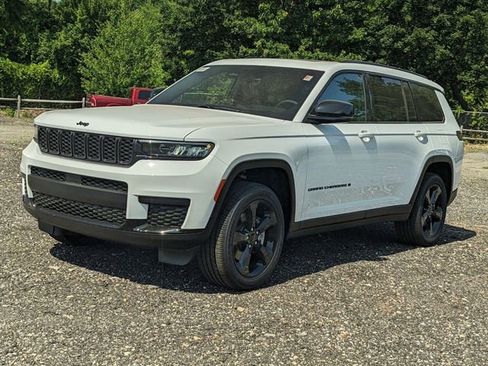New 2025 Jeep Grand Cherokee L Altitude image 5