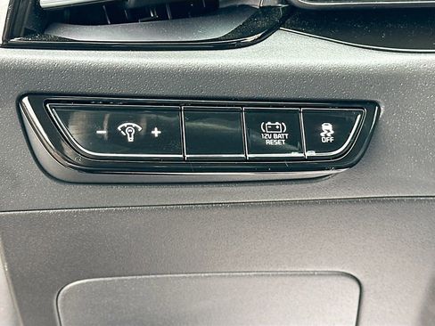Used 2024 Kia Niro EX FWD image 10