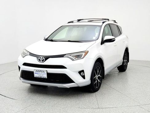Used 2016 Toyota RAV4 SE image 1
