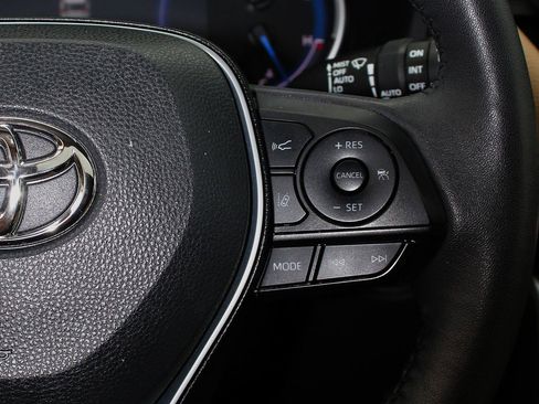 Used 2023 Toyota RAV4 XLE Premium image 24