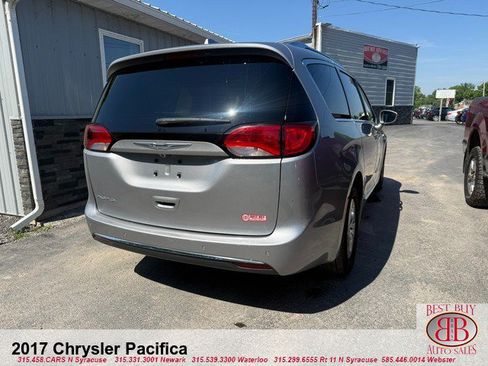 Used 2017 Chrysler Pacifica LX FWD image 7