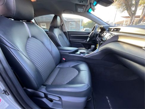 Used 2019 Toyota Camry SE image 24