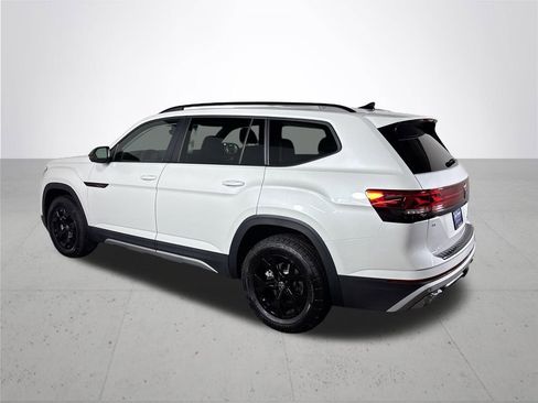 New 2026 Volkswagen Atlas Peak Edition AWD/4WD image 8