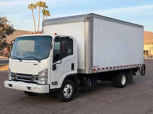 Used 2023 Isuzu NPR image 2