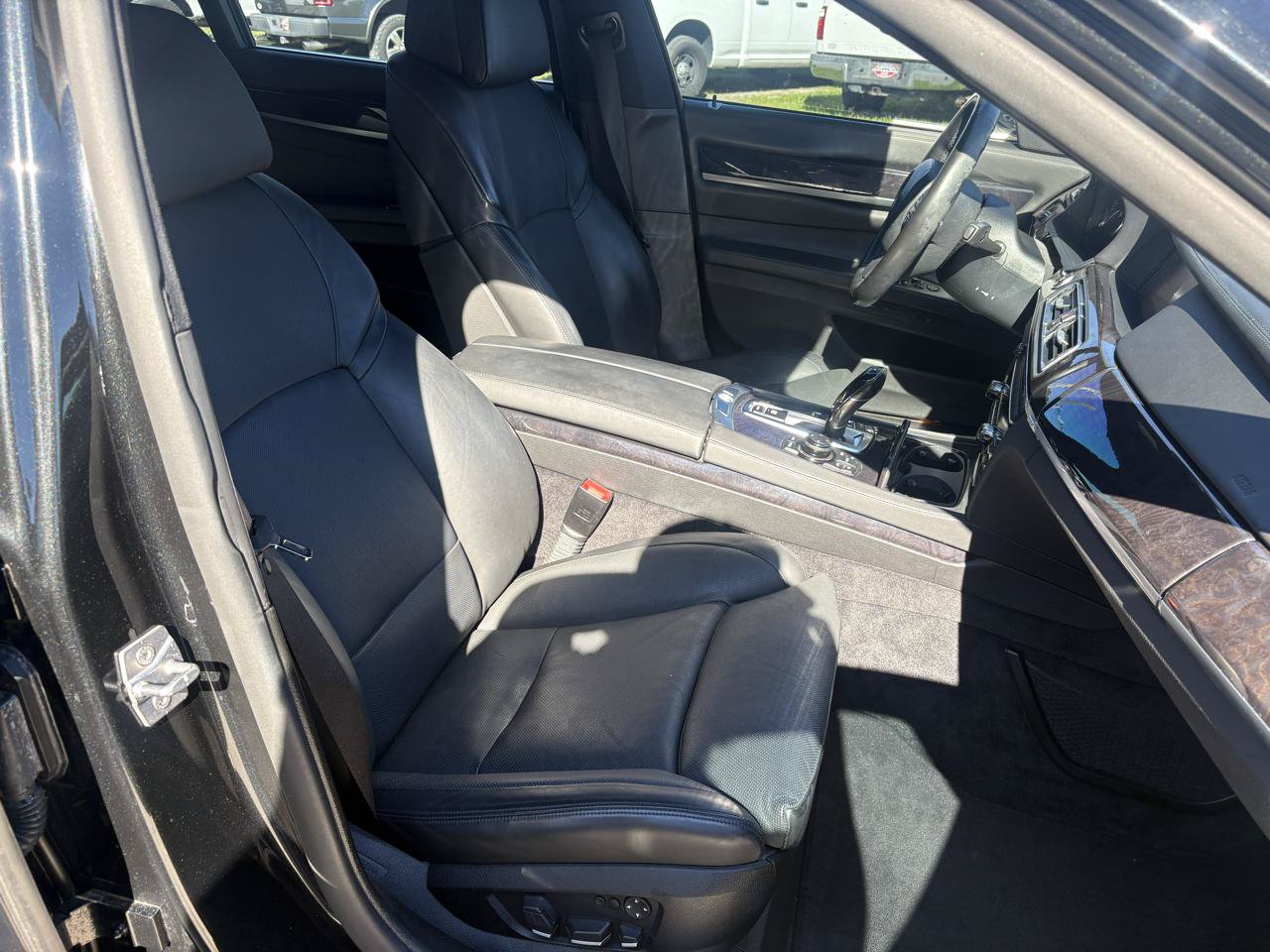 Used 2011 BMW 750Li RWD image 31