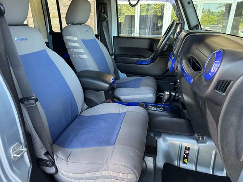 Used 2012 Jeep Wrangler Unlimited Sahara w/ Connectivity Group image 29