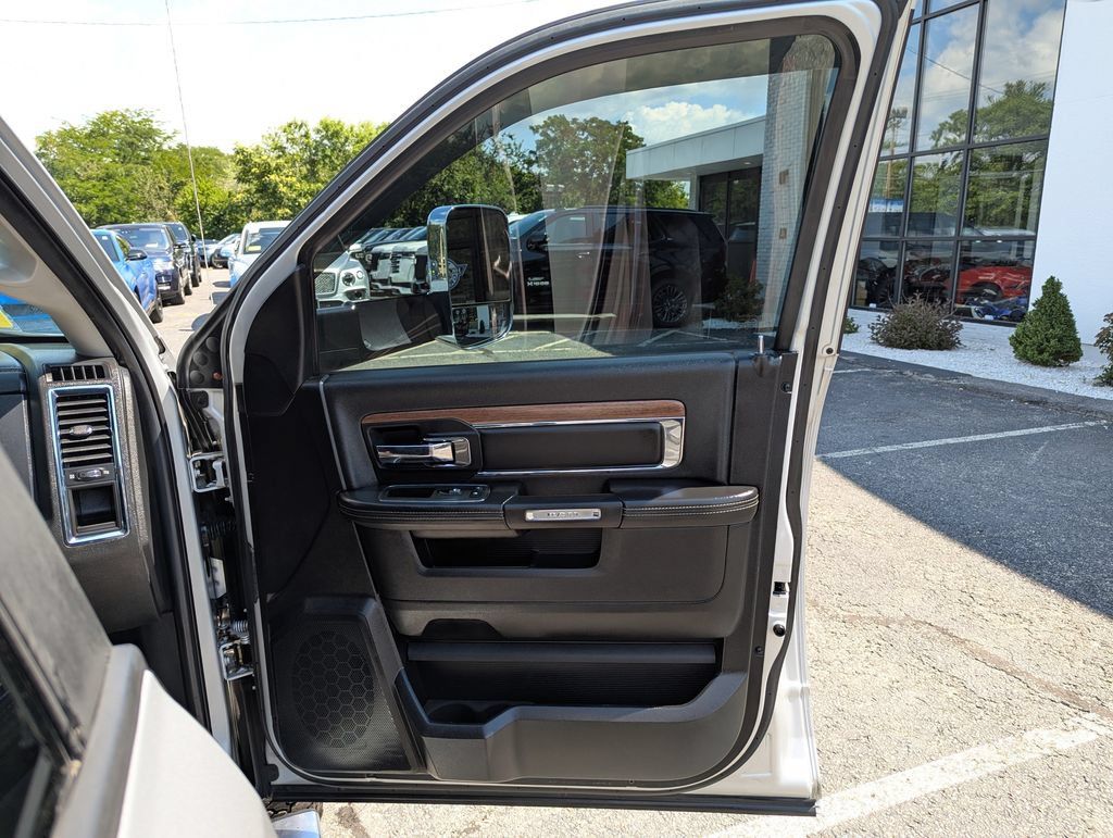 Used 2014 RAM 1500 Laramie w/ Trailer Tow Group AWD/4WD image 27