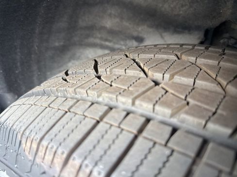 Used 2021 Ford Explorer XLT w/ Equipment Group 202A image 26