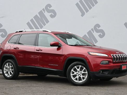 Used 2015 Jeep Cherokee Latitude FWD image 3