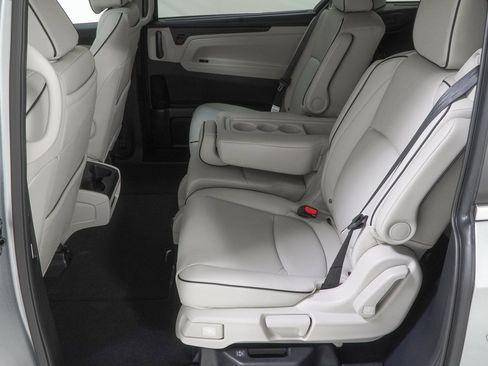 New 2026 Honda Odyssey Touring image 53