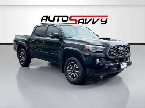 Used 2022 Toyota Tacoma TRD Sport w/ Black Out Package (TMS) AWD/4WD image 1
