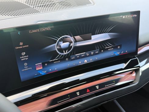 Certified 2026 BMW 540i xDrive image 28