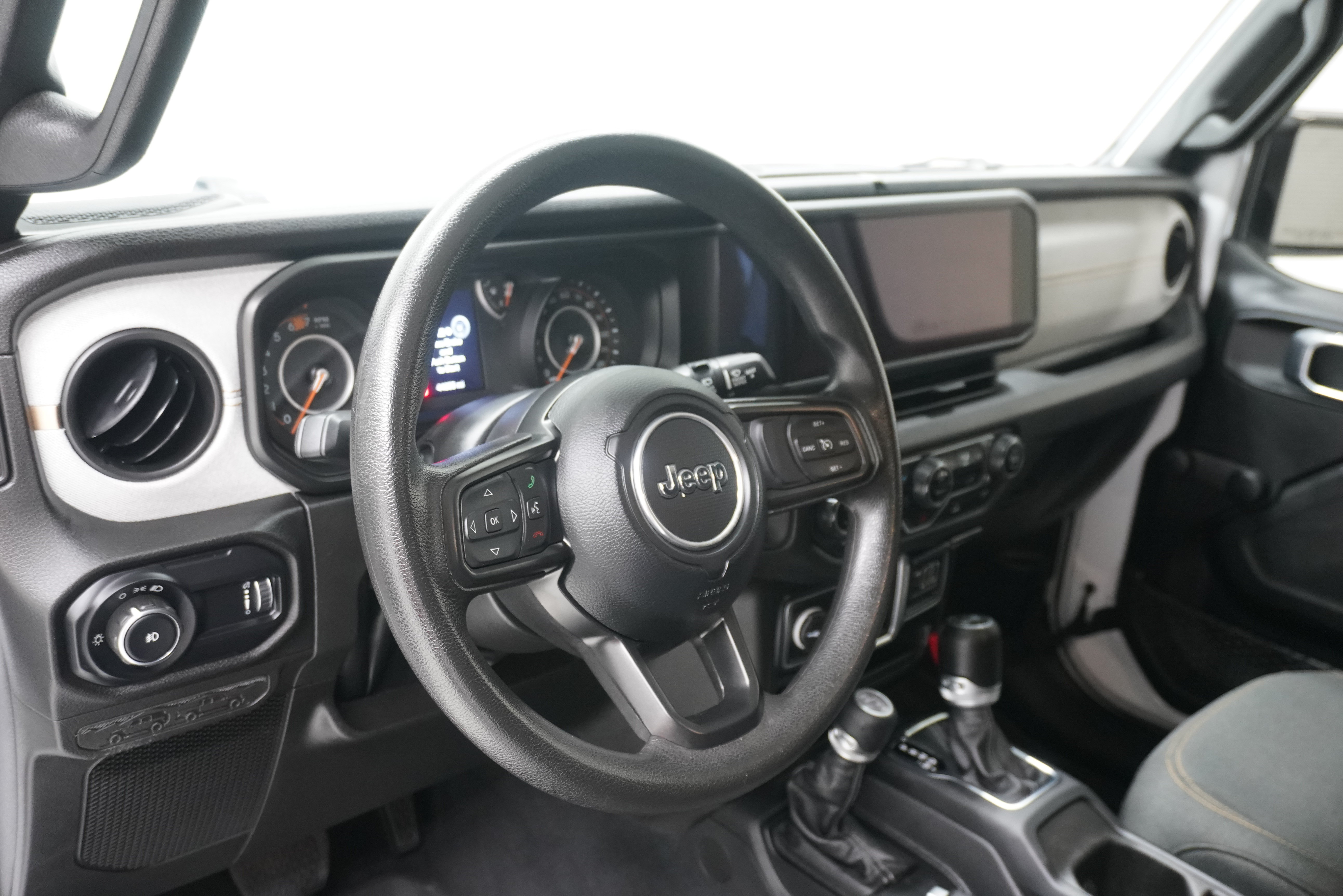 Used 2024 Jeep Wrangler Unlimited Sport AWD/4WD image 12