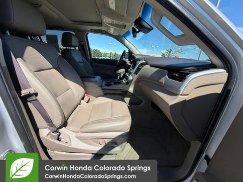 Used 2019 GMC Yukon XL SLT w/ Open Road Package AWD/4WD image 32