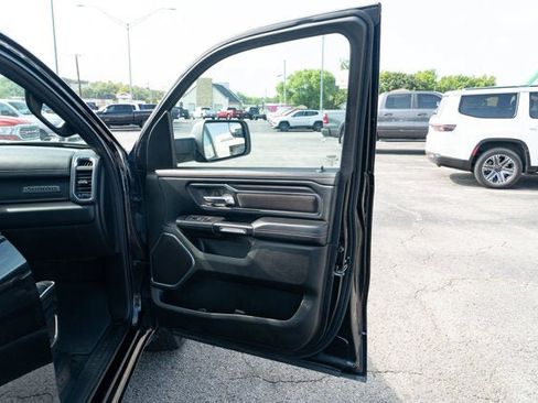 Used 2025 RAM 1500 Laramie AWD/4WD image 16