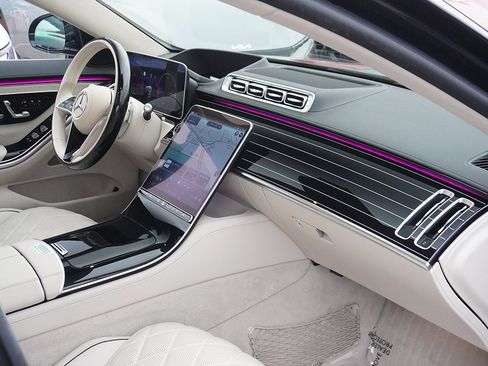 Used 2023 Mercedes-Benz S 580 4MATIC Sedan w/ 3D Technology Package image 37