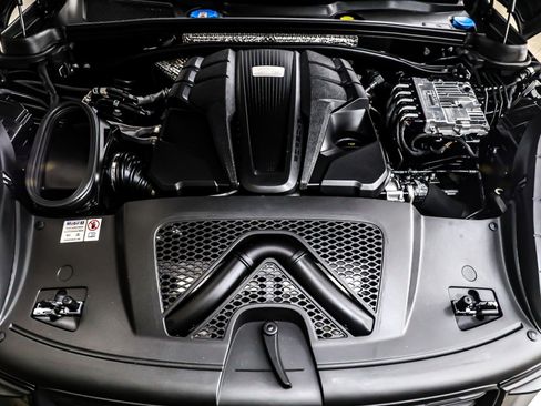 Used 2024 Porsche Macan GTS image 12