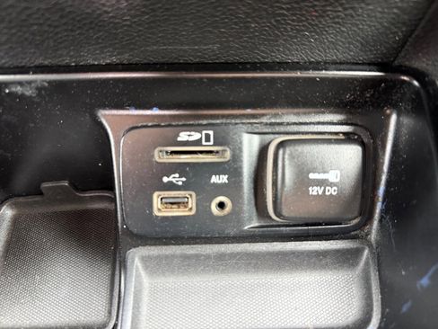 Used 2014 Jeep Cherokee Latitude w/ Comfort/Convenience Group FWD image 13