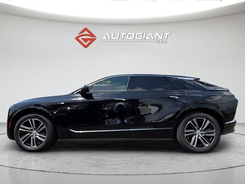 Used 2025 Cadillac Lyriq Luxury AWD/4WD image 3