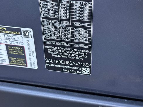 Used 2025 Land Rover Range Rover Sport SE image 38