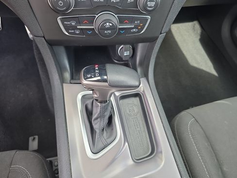 Used 2022 Dodge Charger GT w/ Driver Convenience Group RWD image 19
