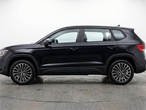 Used 2025 Volkswagen Taos SE image 5