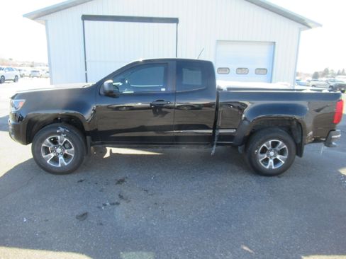 Used 2018 Chevrolet Colorado W/T w/ WT Convenience Package image 8