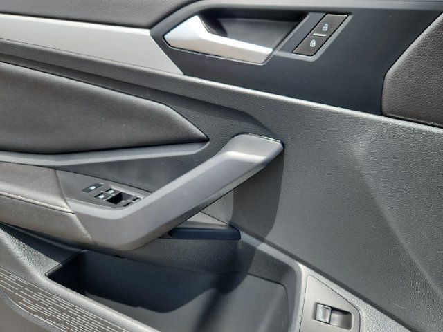 Used 2025 Volkswagen Jetta Sport FWD image 6