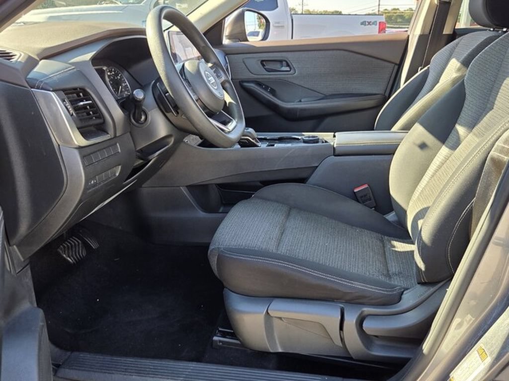 Used 2021 Nissan Rogue S AWD/4WD image 3
