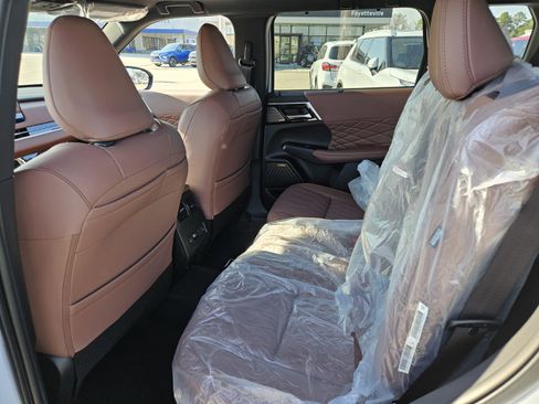 New 2026 Mitsubishi Outlander SEL image 10