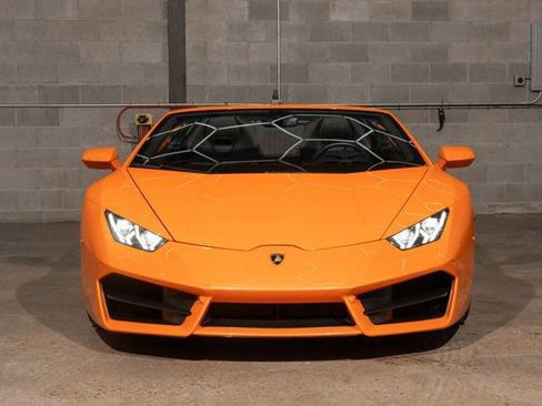 Used 2019 Lamborghini Huracan LP 580-2 image 8