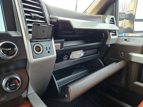 Used 2019 Ford F250 King Ranch w/ Snow Plow Prep Package image 14