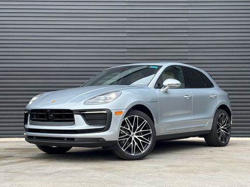 Certified 2025 Porsche Macan image 1