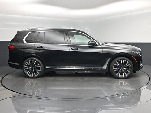 Used 2022 BMW X7 xDrive40i w/ Executive Package AWD/4WD image 2