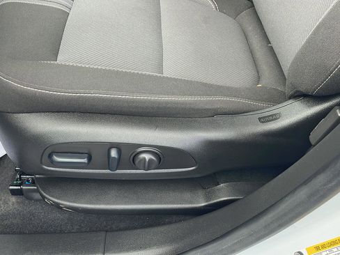 Used 2025 Chevrolet Blazer LT image 19