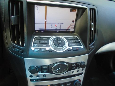 Used 2013 INFINITI G37 Convertible w/ Premium Pkg RWD image 13