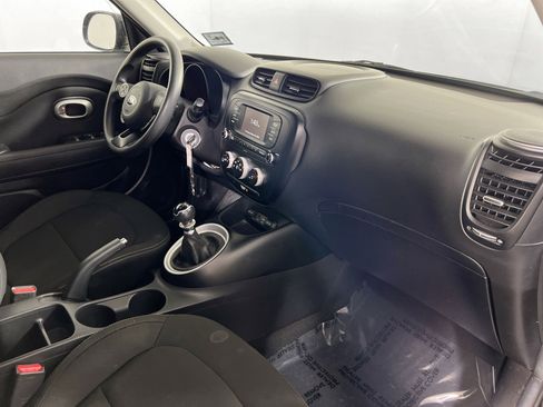 Used 2018 Kia Soul FWD image 25