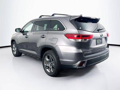Used 2019 Toyota Highlander Limited Platinum w/ Carpet Mat Package (TMS) AWD/4WD image 5