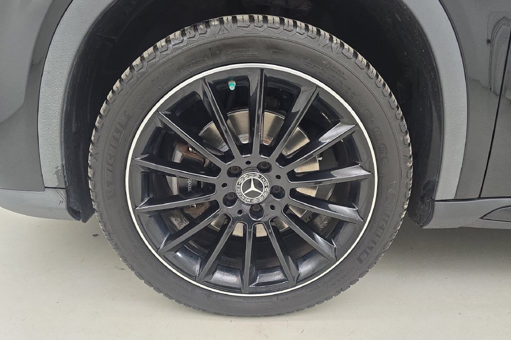 Used 2019 Mercedes-Benz GLA 250 4MATIC image 11
