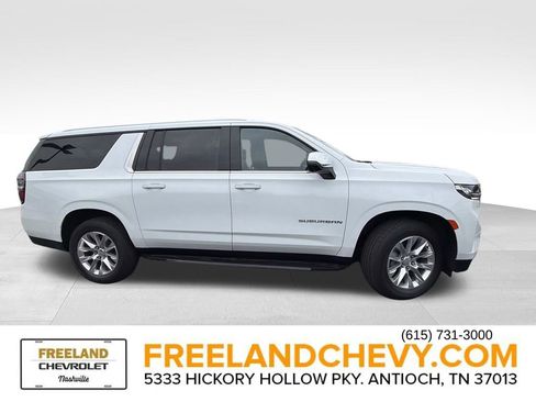 Used 2023 Chevrolet Suburban Premier image 2