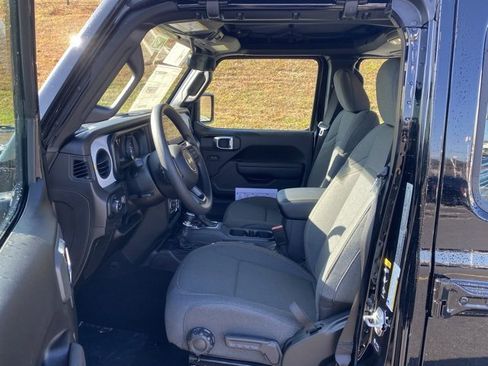 New 2026 Jeep Gladiator Sport image 15