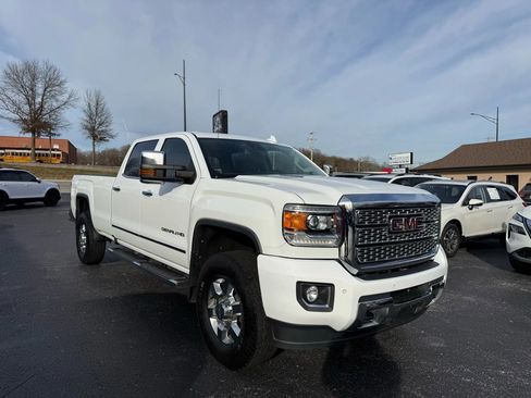Used 2016 GMC Sierra 3500 Denali w/ Duramax Plus Package image 8