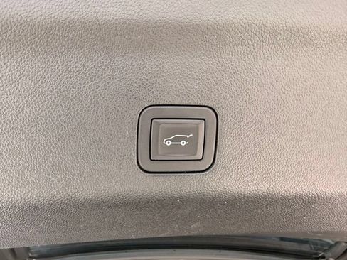 Used 2025 Chevrolet Tahoe LT RWD image 22