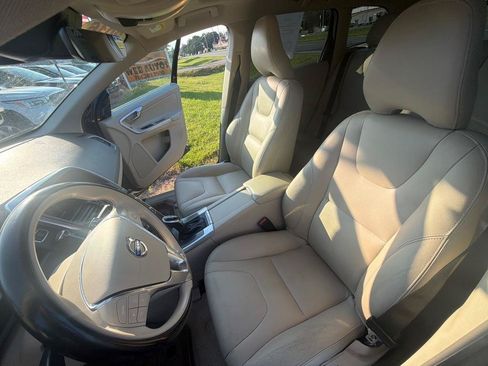 Used 2016 Volvo XC60 T5 Premier w/ Protection Package FWD image 27