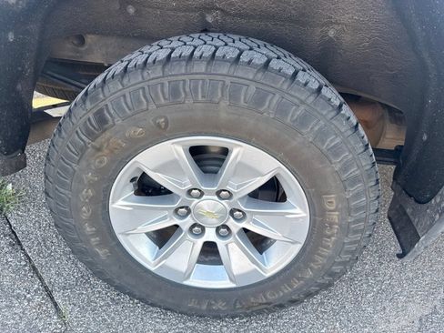 Used 2019 Chevrolet Silverado 1500 LT w/ Texas Edition AWD/4WD image 7