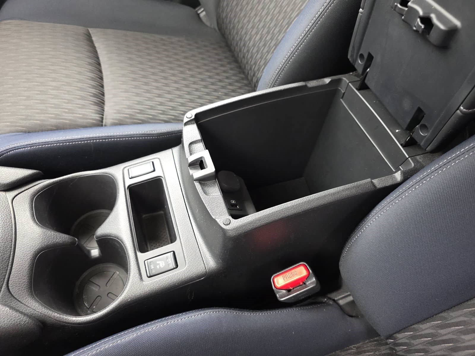 Used 2018 Nissan Rogue SV FWD image 26