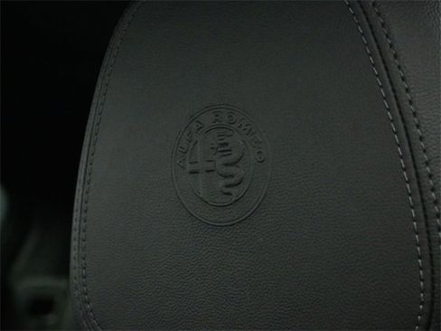 Used 2022 Alfa Romeo Stelvio Ti image 21