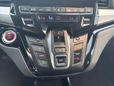 Used 2023 Honda Odyssey Touring image 32